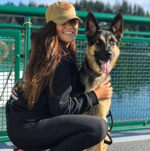 Meet your Posher, Elizabeth